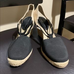 Adrianne Vittadini Wedges